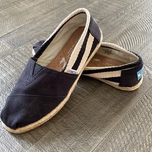 Toms Canvas Shoes